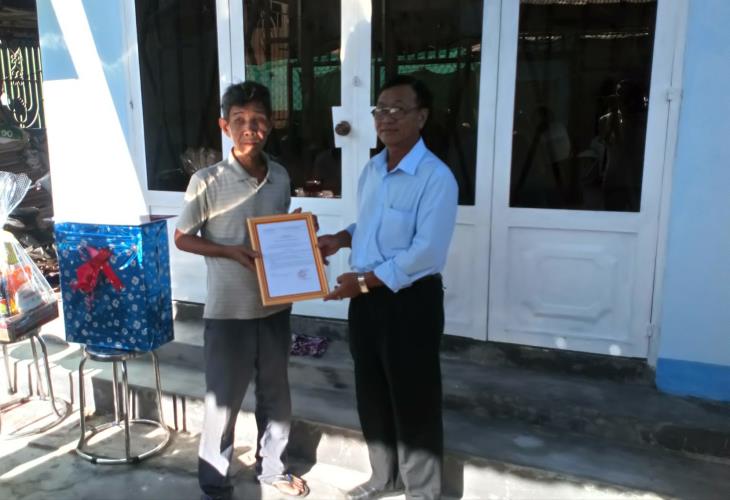Thị trấn Hòa Thành trao tặng nhà Đại đoàn kết 